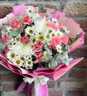 karasu çiçekçilik buket güllü papatya