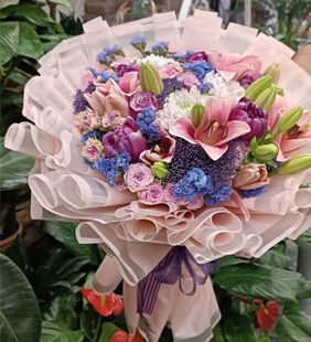 karasu çiçekçilik buket zambak gül