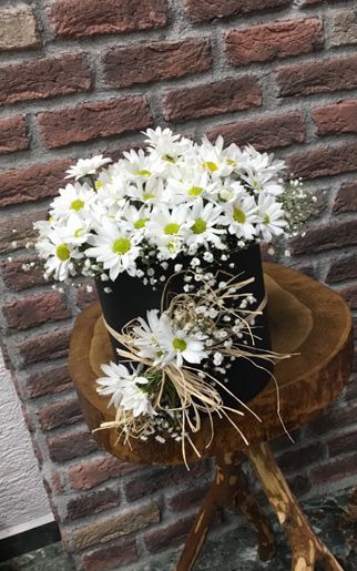 karasu çiçekçilik bir demet papatya