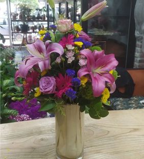 karasu çiçekçilik zambak aranjman