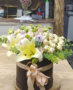 karasu çiçekçilik çikolata paketi